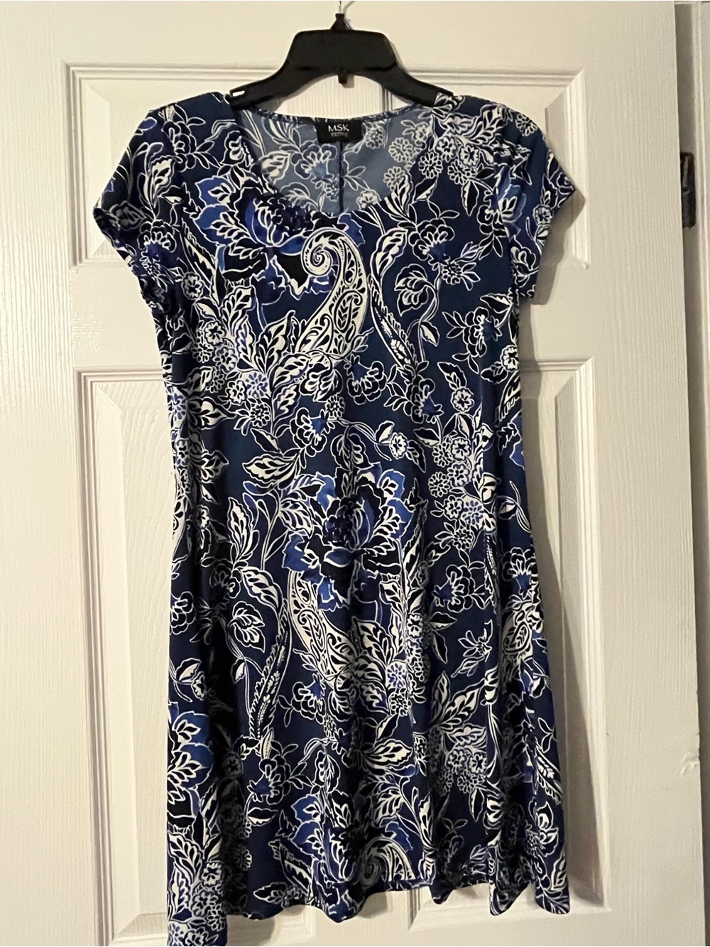 MSK Navy and White Floral Short Sleeve dress